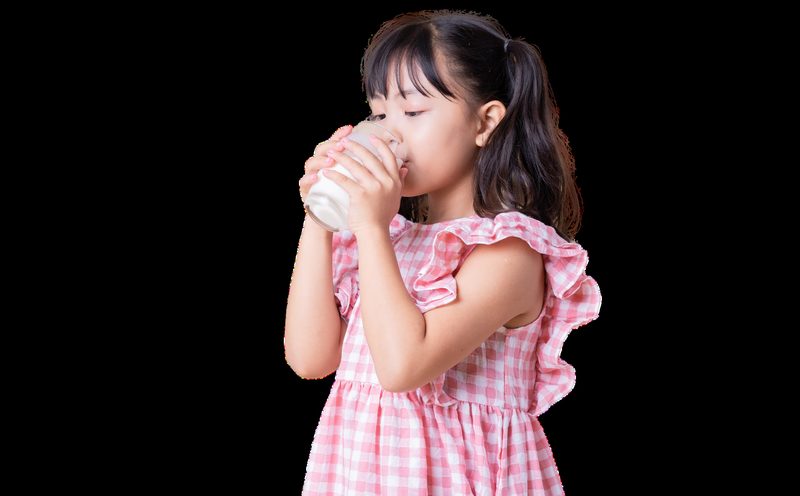 Anak minum susu Generos Milk